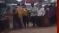 અમદાવાદ:લોકોમાં કોરોના રસીકરણ મામલે ઉત્સાહ, વસ્ત્રાલ અર્બન હેલ્થ સેંટર બહાર લોકોએ લગાવી લાંબી લાઇન