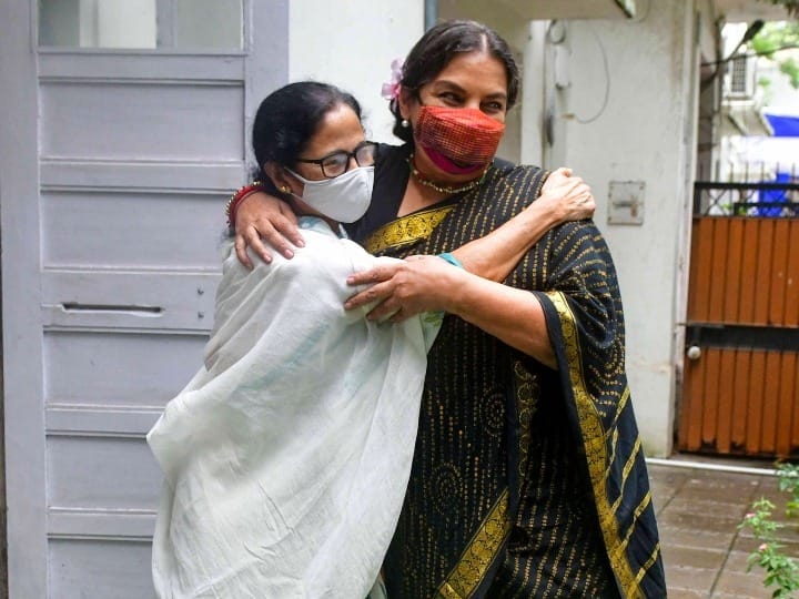 सूत्रों ने बताया कि बनर्जी ने इस मुलाकात के दौरान, ताजपुर में गहरे समुद्र के बंदरगाह समेत लंबित सड़क तथा परिवहन परियोजनाओं पर बातचीत की. बनर्जी, केंद्र में सत्तारूढ़ भारतीय जनता पार्टी के खिलाफ विपक्ष को एकजुट करने के इरादे से बातचीत के लिए आजकल दिल्ली में हैं.