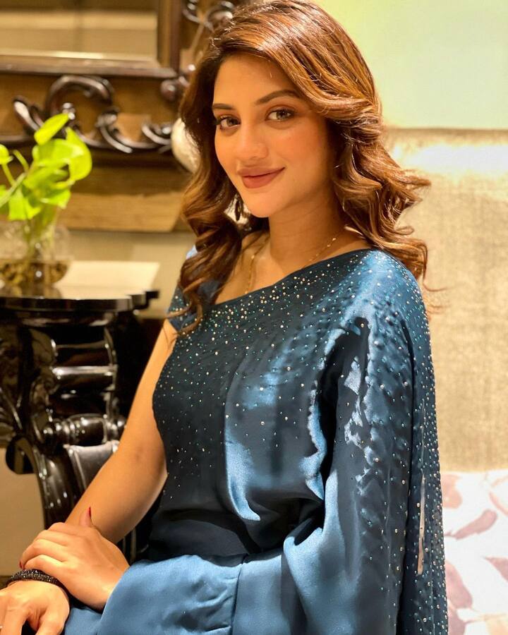 पिछले दिनों नुसरत जहां अपने पति निखिल जैन से रिश्ते को लेकर चर्चा में रही थी. नुसरत ने उनके साथ रिश्ता खत्म करने की बात कहकर सबको चौंका दिया था उन्होने कहा कि उनकी शादी तुर्की के कानून के हिसाब से हुई थी इसलिए भारत में ये वैध नहीं है.