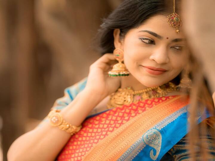 ரம்யா 2004 மிஸ் சென்னை போட்டியில் பங்கேற்றார்