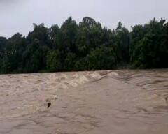 Jhargram : টানা বৃষ্টি, ডুলুং নদীর জল বেড়ে যোগাযোগ বিচ্ছিন্ন ঝাড়গ্রাম-জামবনী ব্লকের