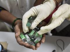 देश में कोरोना टीकाकरण की धीमी रफ़्तार के बीच 'डेल्टा' वेरिएंट का बढ़ता कहर