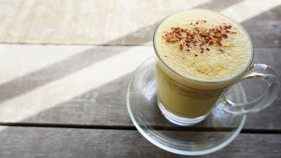 Turmeric Milk Health Benefits: কেন অবশ্যই খাবেন হলুদ দুধ