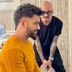 MS Dhoni : कॅप्टन कूल महेंद्रसिंह धोनीचा नवा लूक, हटके हेअर स्टाईलमुळे सोशल मीडियावर चर्चा