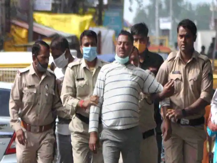 गैंगस्टर विकास दुबे की यूपी में लगेगी मूर्ति ? | सीधे फील्ड से | 30.07.2021