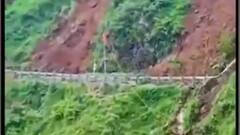 Sirmaur Landslide: मलबे के साथ बह गई सैकड़ों मीटर सड़क !