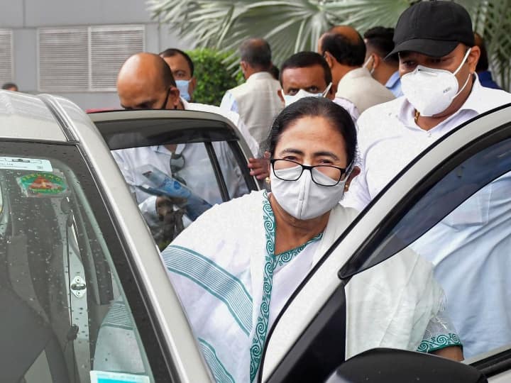 Mamata Banerjee At SSKM, Accuses Home Minister Amit Shah Behind Attack On Abhishek Banerjee & TMC Leaders At Tripura Mamata At SSKM : ‘স্বরাষ্ট্রমন্ত্রীর নির্দেশেই হামলা, নাহলে ত্রিপুরার মুখ্যমন্ত্রীর এত সাহস হয় না ’, SSKM এ গিয়ে বললেন মুখ্যমন্ত্রী