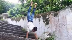 MUST WATCH: Gaya man descends 440 steps while balancing on hands