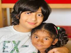 Actress Mandira bedi daughter' pics | ஒரு தெய்வம் தந்த பூவே! - மந்திரா பேடி மகளுடன்