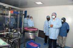 Venkaiah Naidu: భారత్ బయోటెక్‌లో ఉప రాష్ట్రపతి.. వ్యాక్సిన్ తయారీ పరిశీలించిన వెంకయ్య నాయుడు