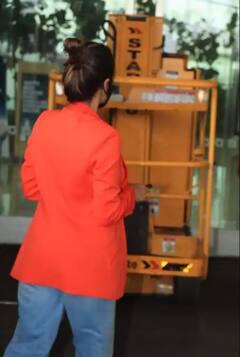 ਮੁੰਬਈ ਏਅਰਪੋਰਟ 'ਤੇ ਖੂਬਸੂਰਤ ਲੁੱਕ 'ਚ ਨਜ਼ਰ ਆਈ Malaika Arora, ਵੇਖੋ ਦਿਲਕਸ਼ ਤਸਵੀਰਾਂ