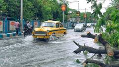 Heavy Rain Effect: কলকাতা থেকে জেলা, তুমুল বৃষ্টিতে জলযন্ত্রণায় গোটা রাজ্য
