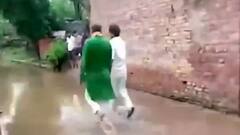 हापुड़: पानी से भरी सड़क पर चलने को मजबूर हुए विधायक