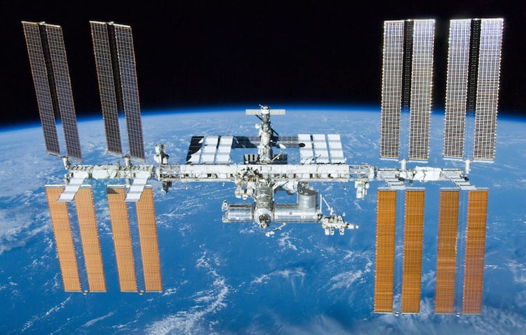 Outer Space Tussle: रूस पर ऐंटी सैटेलाइट हथियार के परीक्षण का अमेरिका ने लगाया आरोप, कहा- स्पेस में हुए Debris Event की करेगा जांच!