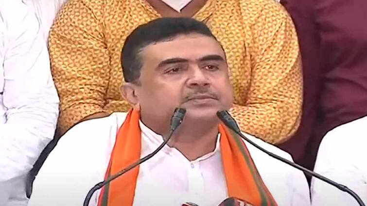 BJP sends legal notice to MLAs who defected to TMC, says Suvendu Adhikari Suvendu Adhikari Update: দুই বিধায়কের দলবদল নিয়ে তৃণমূলকে নিশানা শুভেন্দুর, বললেন ‘শেষ দেখে ছাড়ব’