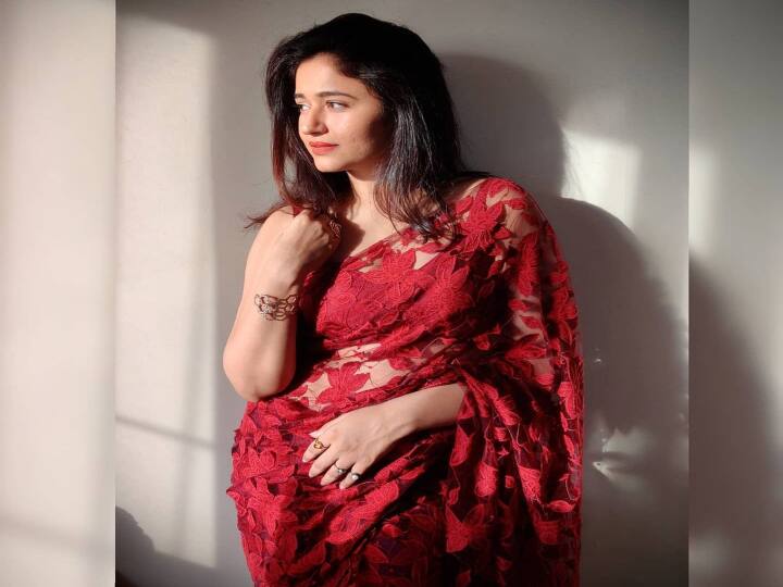 இதுவரை மண்ணில் பிறந்த பெண்ணில் நீதான் நீதான் அழகியடி