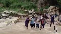 Uttarakhand: पहाड़ पर मॉनसून बना मुसीबत, उफनती नदी को पार करने को मजबूर लोग| Uttarakhand Prime