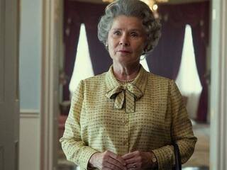 The Crown में क्वीन एलिजाबेथ 2 का किरदार निभाएंगी इमेल्डा स्टॉन्टन, मेकर्स ने जारी किया फर्स्ट लुक, इन किरदारों में भी हुआ बदलाव