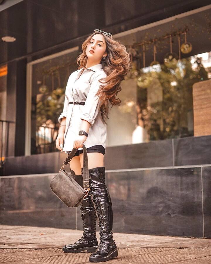 (Photo Courtesy : Instagram) బాలీవుడ్ సీనియర్ నటుడు సంజయ్ దత్ బయోపిక్ మూవీ సంజూలోనూ నటించింది.