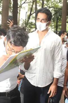 Sonu Sood Pics: শুধু জিভ ব্যবহার করে সোনু সুদের ছবি আঁকলেন অনুরাগী, আপ্লুত অভিনেতাও