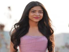 Actress Varsha Bollamma  pics | காதலே காதலே தனி பெருந்துணையே  - வர்ஷா பொல்லம்மா  போட்டோஷூட்