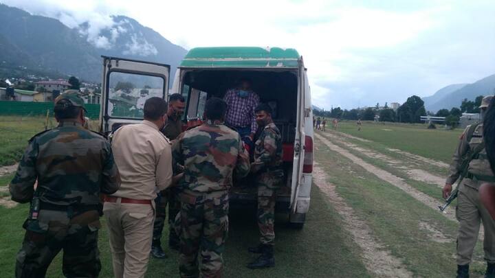 গত বুধবার, কিশতোয়ারের হোনজার গ্রামে আটকে পড়া মানুষদের উদ্ধারে নেমেছিল সেনার ২টি কলাম।