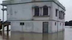 District Flood Update: টানা বৃষ্টিতে বাঁধ ভেঙে প্লাবিত চন্দ্রকোনা ও কেশপুরের বিস্তীর্ন এলাকা