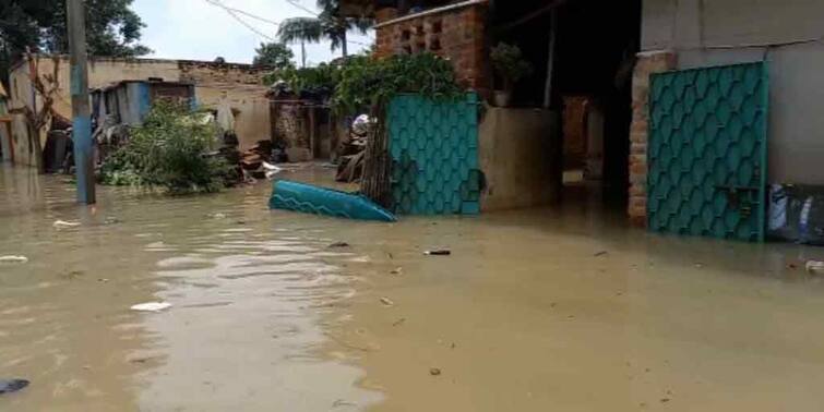 East Burdwan Heavy rains submerge several areas, 80 houses collapsed, 500 damaged East Burdwan: প্রবল বৃষ্টিতে জলমগ্ন পূর্ব বর্ধমান, ক্ষতিগ্রস্ত প্রচুর বাড়ি