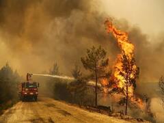 wildfires blaze : தீப்பற்றி எரியும் துருக்கி! - பயங்கரங்கள் புகைப்படங்களாக....