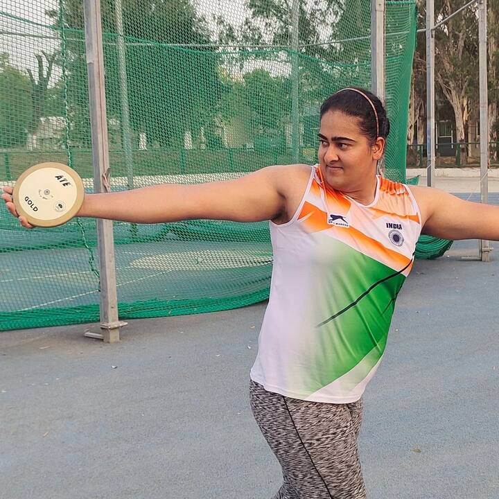 पहिल्या प्रयत्नात तिनं 60.25 मीटर स्कोअर करण्यात यशस्वी ठरली होती.(photo courtesy : @kamalpreet70 instagram)