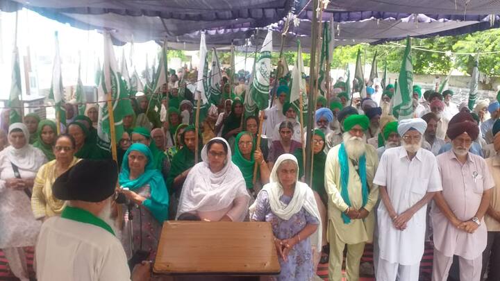 ਕਿਸਾਨ ਆਗੂਆਂ ਨੇ ਕਿਹਾ ਇਸ ਮੌਕੇ ਅਸੀਂ ਆਪਣੇ ਅਹਿਦ ਨੂੰ ਫਿਰ ਤੋਂ ਦੁਹਰਾਉਂਦੇ ਹਾਂ ਕਿ ਸਾਮਰਾਜੀ ਕੰਪਨੀਆਂ ਦੇ ਨਿਰਦੇਸ਼ਾਂ ਅਨੁਸਾਰ ਬਣਾਏ ਖੇਤੀ ਕਾਨੂੰਨਾਂ ਨੂੰ ਰੱਦ ਕੀਤੇ ਜਾਣ ਤੱਕ ਆਪਣਾ ਸੰਘਰਸ਼ ਜਾਰੀ ਰੱਖਾਂਗੇ।