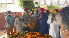 ਅਮਰ ਸ਼ਹੀਦ ਉਧਮ ਸਿੰਘ ਨੂੰ ਸ਼ਰਧਾਂਜਲੀ ਦੇਣ ਪਹੁੰਚੇ ਕਾਂਗਰਸੀ ਪ੍ਰਧਾਨ ਨਵਜੋਤ ਸਿੰਘ ਸਿੱਧੂ