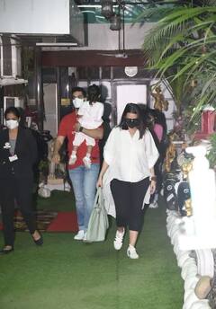 ਮਹਿਲਾ ਹਸਪਤਾਲ ਬਾਹਰ ਵੇਖੀ ਗਈ ਪ੍ਰੈਗਨੈਂਟ ਨੇਹਾ ਧੂਪੀਆ, ਤਸਵੀਰਾਂ ਆਈਆਂ ਸਾਹਮਣੇ