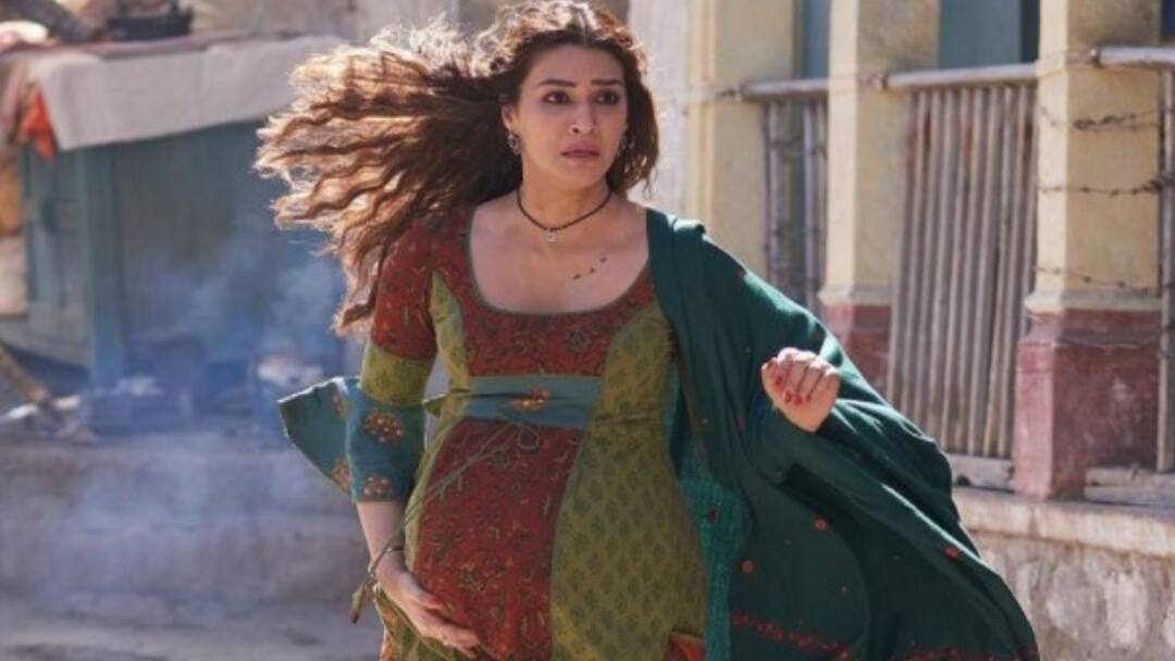 Nupur Sanon written emotional post for sister Kriti after watching Mimi Nupur Sanon on Mimi Film: 'জাস্ট এ প্রিটি ফেস' নয়, কৃতির অভিনয় দক্ষতা রয়েছে, দাবি বোন নূপুরের