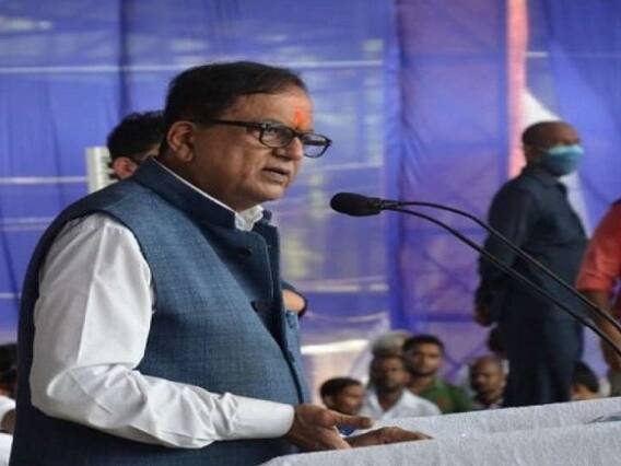 BSP Prabuddha Sammelan: आगरा में बीजेपी पर जमकर बरसे सतीश मिश्रा, कही बड़ी बात BSP Prabuddha Sammelan: आगरा में बीजेपी पर जमकर बरसे सतीश मिश्रा, कही बड़ी बात