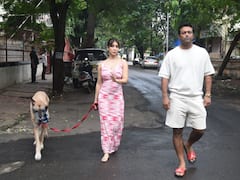 मुंबई की सड़कों पर साथ में घूमते दिखे Leander Paes और Kim Sharma, देखें तस्वीरें