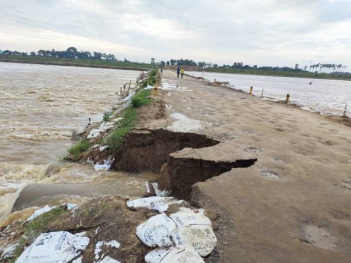 बांकाः पानी की तेज धार में बह गया चांदन नदी पर बना अस्थाई डायवर्सन, जिला मुख्यालय से संर्पक टूटा