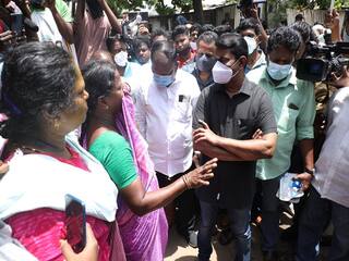 Seeman | ''மக்களை வெளியேற்றுவதில் திமுக , அதிமுக வேறுபாடில்லை'' - சீமான்
