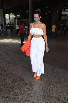 Spotted: बेहद स्टाइलिश लुक में घूमती दिखीं मलाइका अरोड़ा, इस ड्रेस के हो रहे हैं खूब चर्चे