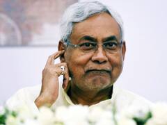 दिल्ली से बिहार लौटे CM नीतीश कुमार, उपेंद्र कुशवाहा के PM मैटेरियल वाले बयान पर कही दिल की बात