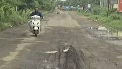 Ahmedabad: રસ્તાઓ બન્યા ખખડધજ, છેલ્લા બે વર્ષથી કરી રજુઆત છતા નથી થતું સમારકામ