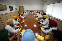 ਪੰਜਾਬ ਵਿਧਾਨ ਸਭਾ ਚੋਣਾਂ ਲਈ 'ਆਪ' ਨੇ ਖਿੱਚੀ ਤਿਆਰੀ! ਕੇਜਰੀਵਾਲ ਨੇ ਵਿਧਾਇਕਾਂ ਨਾਲ ਕੀਤੀ ਮੀਟਿੰਗ