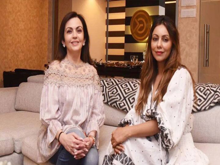 साल 2019 में गौरी खान ने भारत के सबसे अमीर शख्स मुकेश अंबानी और नीता अंबानी के घर एंटीलिया का बार लाउंज डिजाइन किया था. गौरी खान ने इसे सबसे लोकप्रिय परियोजनाओं में से एक बताते हुए सोशल मीडिया पर अपनी और नीता अंबानी की एक तस्वीर साझा की और लिखा कि एंटीलिया में इस स्थान पर काम करना एक ऐसा अविश्वसनीय अनुभव रहा है. ये निश्चित रूप से हमारी परियोजनाओं में से एक रहा है और नीता के साथ काम करना और डिजाइन के लिए उनकी गहरी नजर सच में प्रेरणादायक रही है.