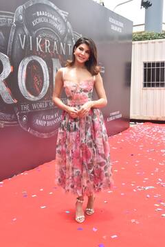 It's Costly: साढ़े तीन लाख की ड्रेस पहनकर इठलाकर झूमती दिखीं जैकलीन फर्नांडीज, यहां देखिए फ्लोरल ड्रेस की खूबसूत तस्वीरें