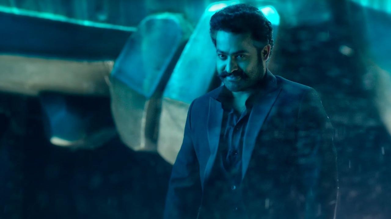 RRR Theme Song Update :'దోస్తులు' వచ్చేశారు.. మెగా, నందమూరి ఫ్యాన్స్ రచ్చ షురూ..ఈ సర్‌ప్రైజ్ మామూలుగా లేదు