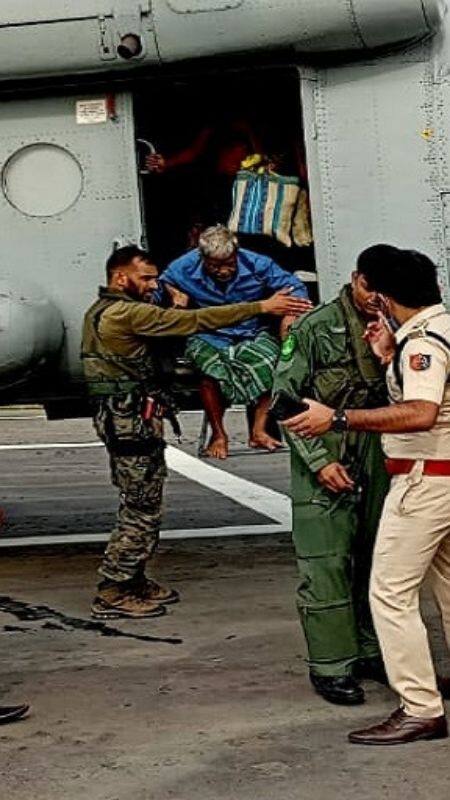 Hooghly: প্লাবিত খানাকুল, শতাধিক গ্রামবাসীকে উদ্ধার বায়ুসেনার