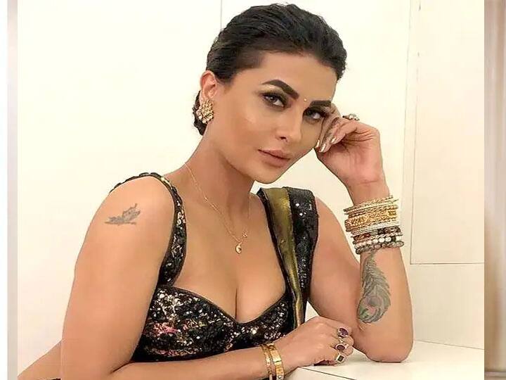 बिग बॉस सीजन 14 में पवित्रा पुनिया और एजाज खान एक दूसरे के काफी करीब आ गए थे. शो के दौरान ही दोनों को एक-दूसरे से प्यार हो गया था. हाल ही में एजाज ने अपने पिता से पवित्रा की मुलाकात करवाई है. पवित्रा भी जल्द ही शादी कर सकती हैं.