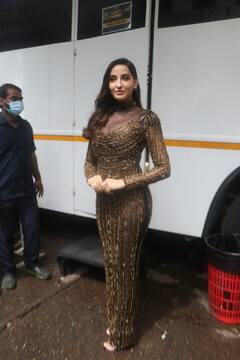परी हूं मैः फिश कट बॉडीकॉन गाउन में Nora Fatehi का दिखा स्टनिंग अवतार, देखें तस्वीरें
