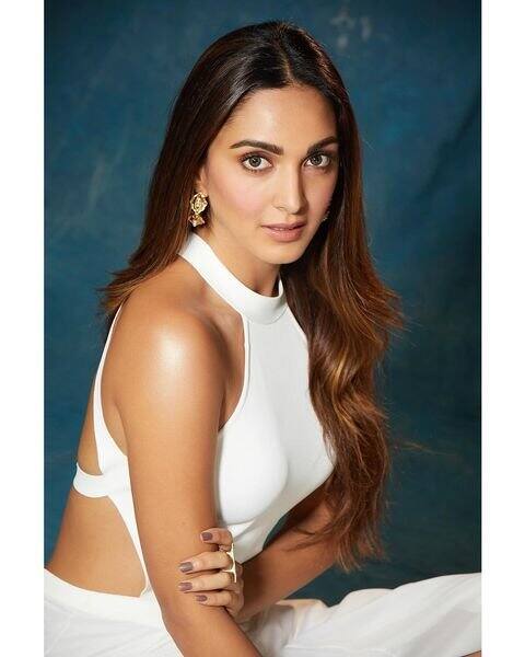 (Courtesy : Instagram) రీసెంట్ గా ఈ బ్యూటీకి దర్శకుడు శంకర్ రూపొందించనున్న సినిమాలో ఛాన్స్ వచ్చింది. రామ్ చరణ్ హీరోగా తెరకెక్కుతోన్న ఈ సినిమాను పాన్ ఇండియా లెవెల్ లో నిర్మించనున్నారు. 