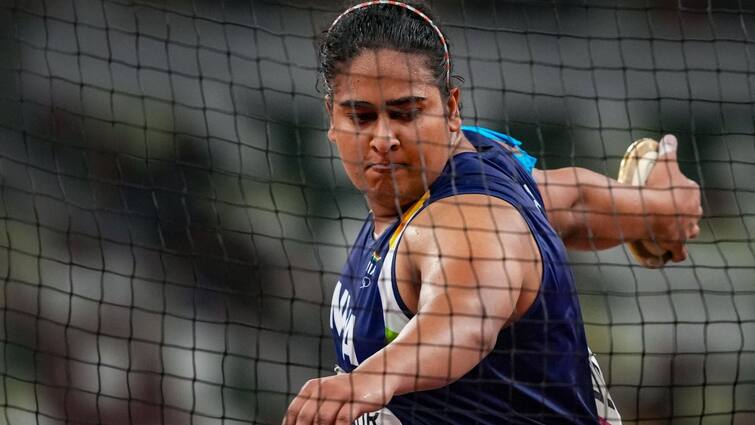 Tokyo Olympics 2020: Discussion on thrower Kamalpreet Kaur finishes 6th in the tournament Tokyo Olympics 2020: নেই কোচ, আন্তর্জাতিক অভিজ্ঞতাও অল্প, ফাইনালে ব্যর্থ হলেও কমলপ্রীতকে কুর্নিশ ক্রীড়ামহলের